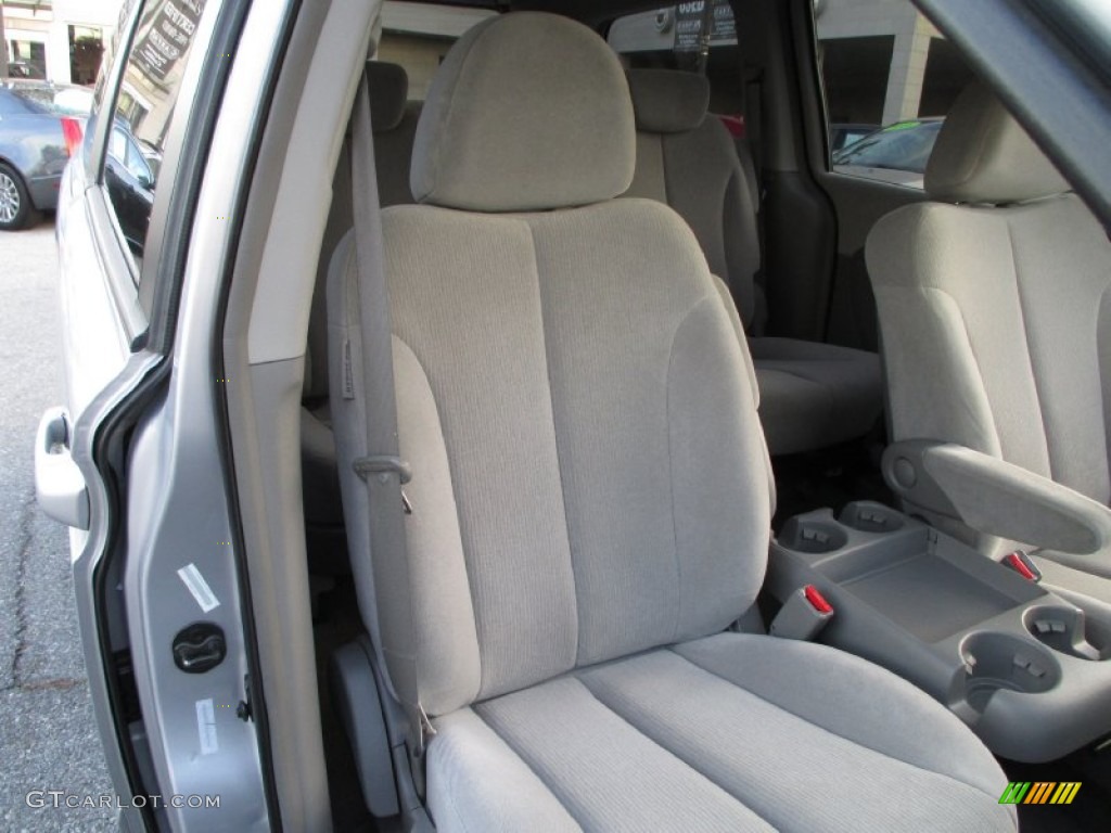 2007 Sedona LX - Silver / Gray photo #17