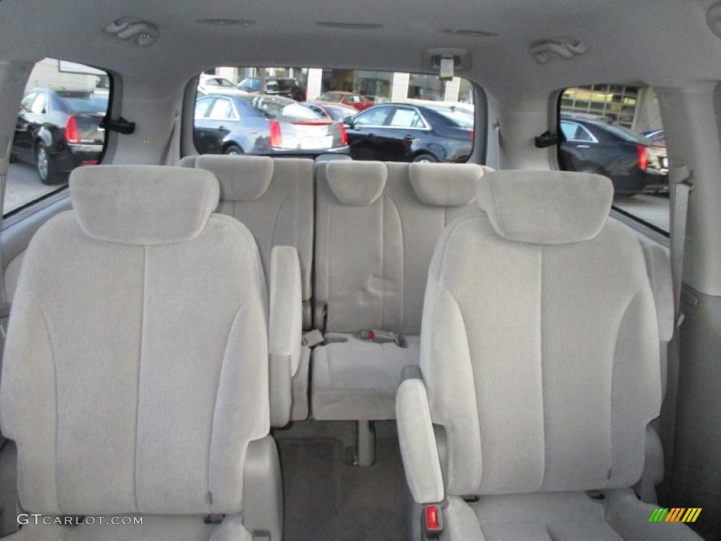 2007 Sedona LX - Silver / Gray photo #19
