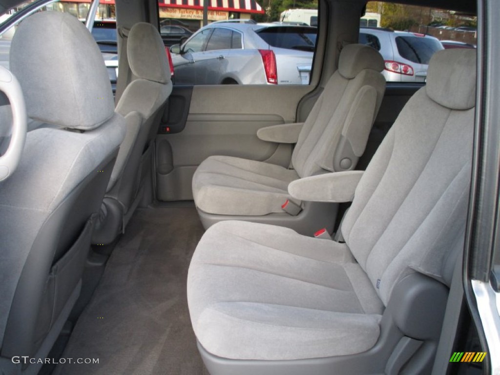 2007 Sedona LX - Silver / Gray photo #21