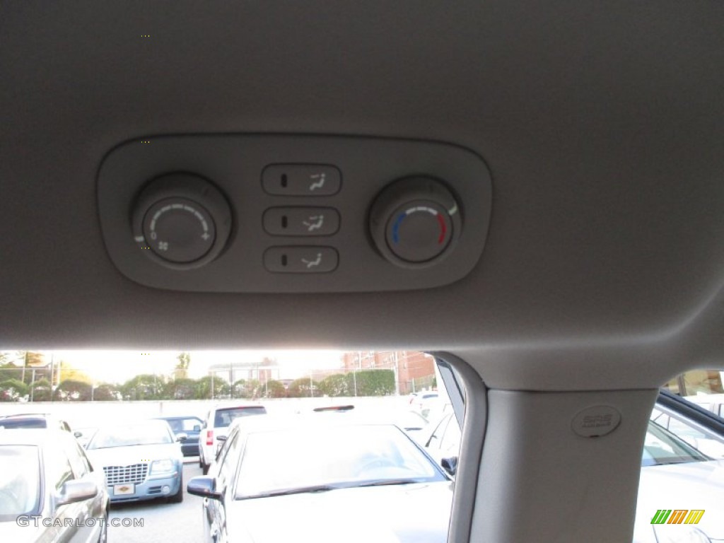 2007 Sedona LX - Silver / Gray photo #36