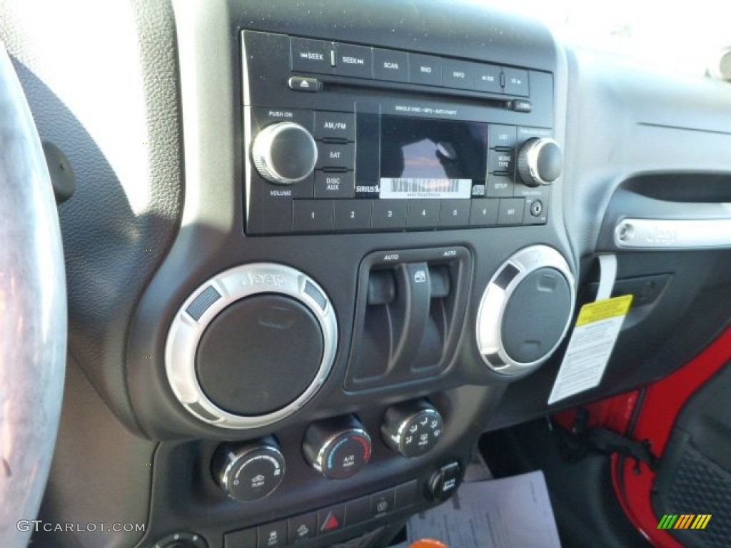 2014 Jeep Wrangler Rubicon 4x4 Controls Photo #87945279