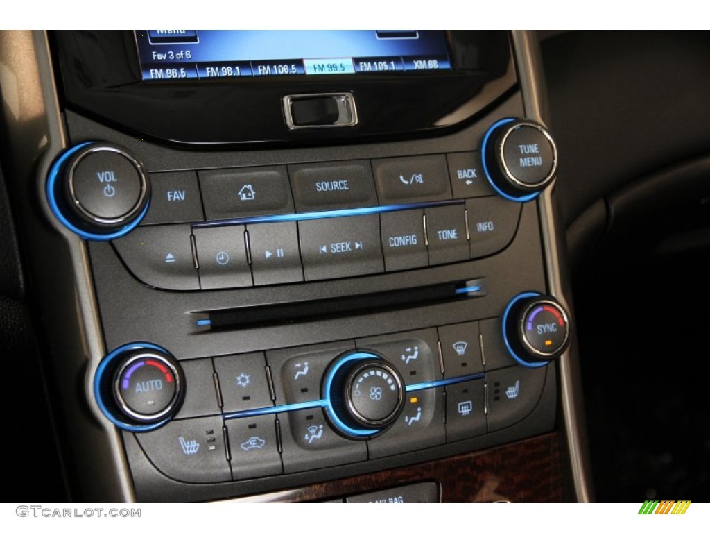 2013 Chevrolet Malibu LTZ Controls Photo #87959685