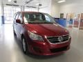 Pomegranate Red Metallic - Routan SE Photo No. 5