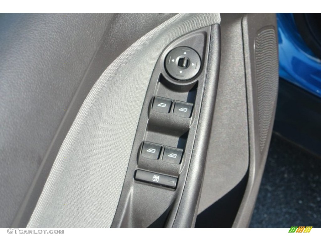 2012 Focus SE Sedan - Blue Candy Metallic / Charcoal Black photo #11