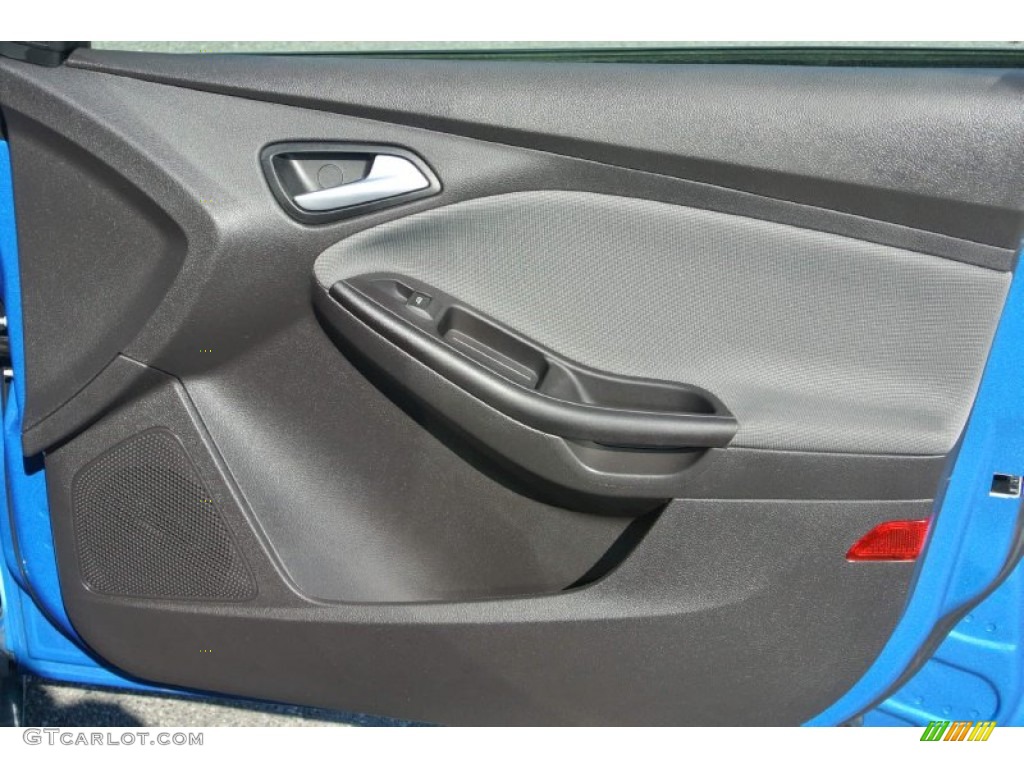 2012 Focus SE Sedan - Blue Candy Metallic / Charcoal Black photo #22