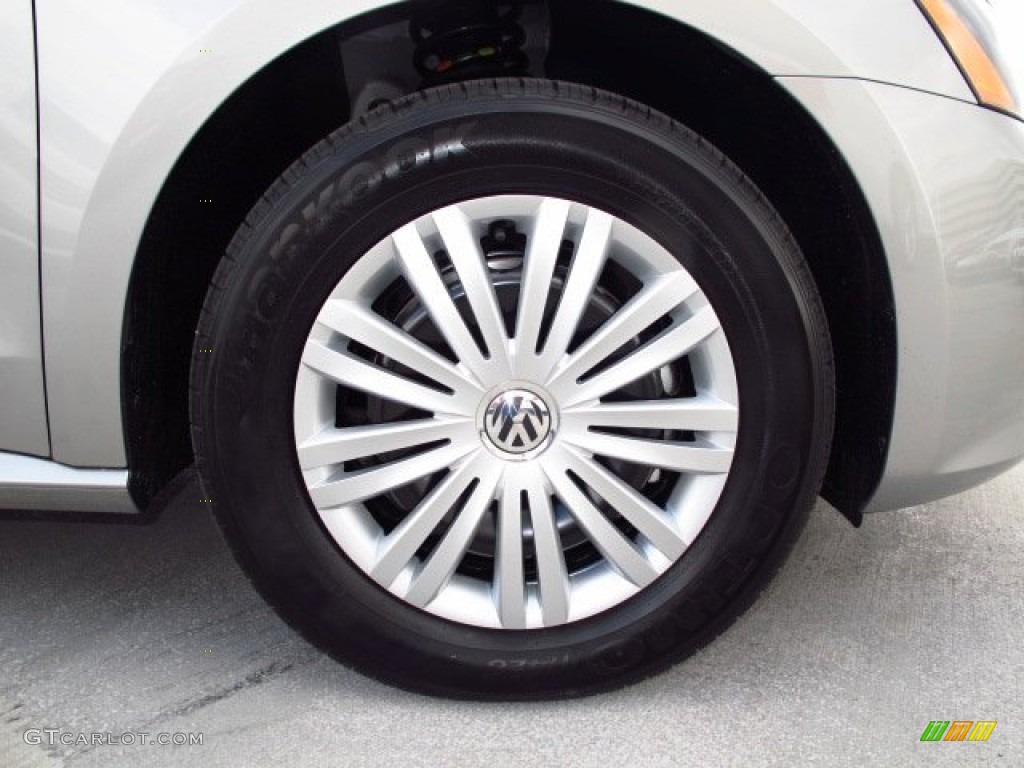 2014 Volkswagen Passat 1.8T S Wheel Photo #87971085