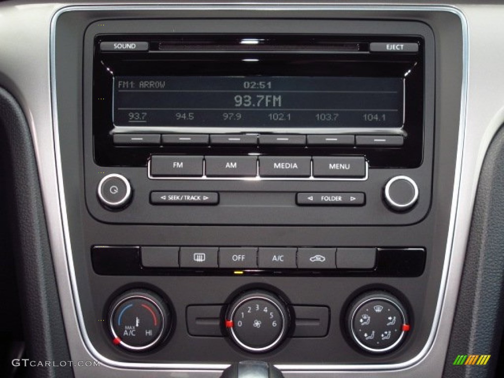 2014 Volkswagen Passat 1.8T S Controls Photo #87971383