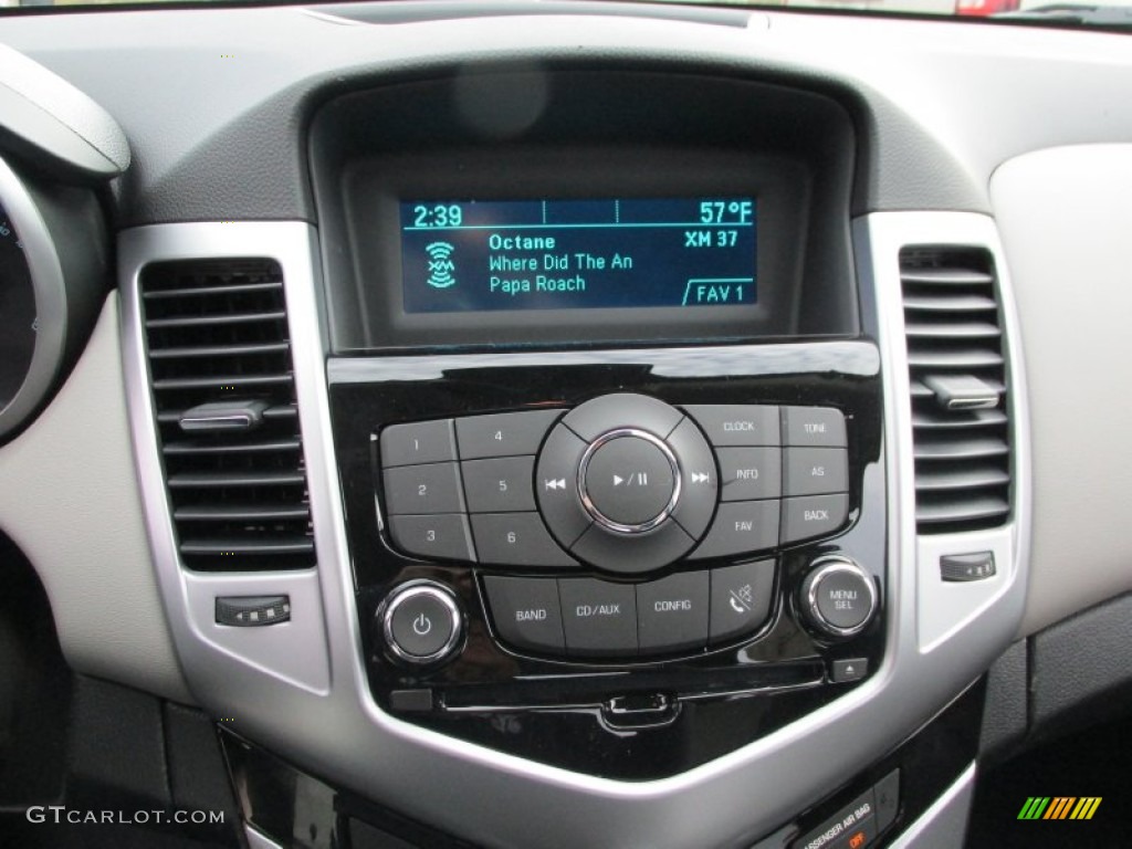 2014 Cruze LS - Summit White / Jet Black/Medium Titanium photo #15