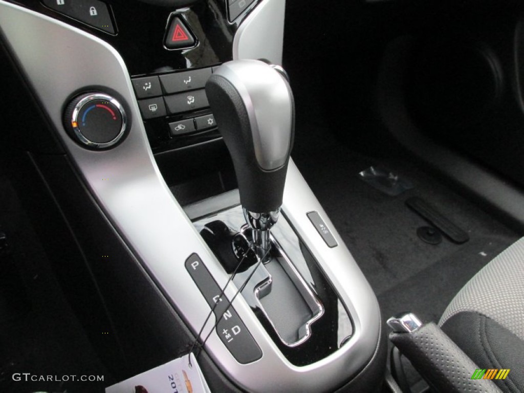 2014 Cruze LS - Summit White / Jet Black/Medium Titanium photo #16