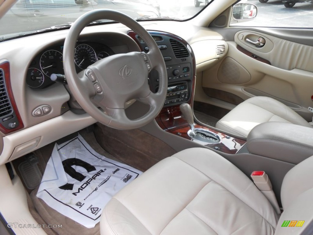 Neutral/Dark Neutral Interior 2003 Oldsmobile Aurora 4.0 Photo #87981627