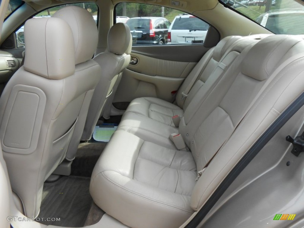 2003 Oldsmobile Aurora 4.0 Rear Seat Photo #87981765