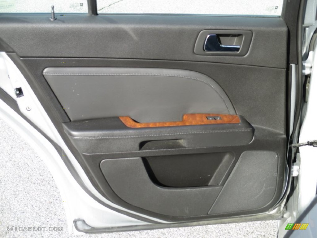 2009 STS 4 V6 AWD - Radiant Silver / Ebony photo #32