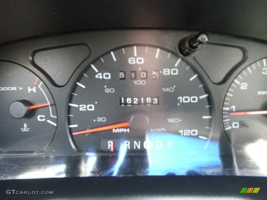 2003 Taurus SE - Vibrant White / Dark Charcoal photo #14