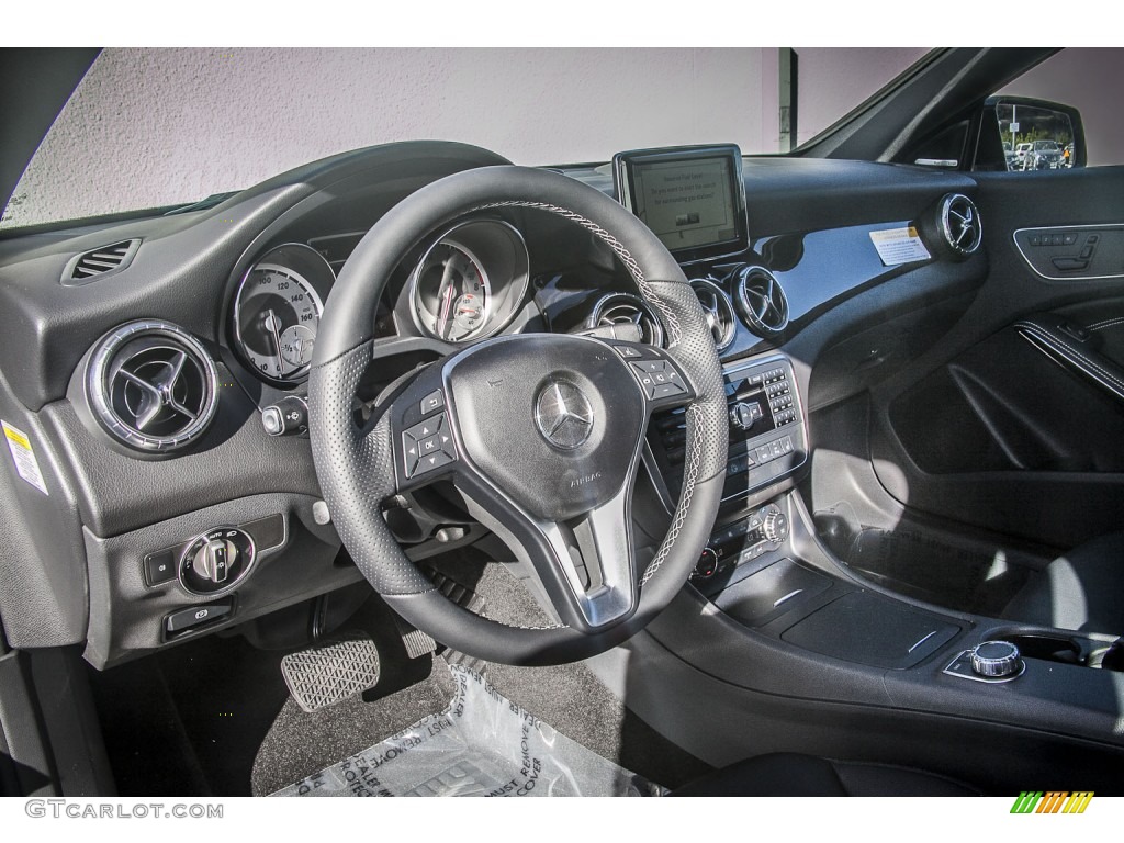 2014 CLA 250 - Cosmos Black Metallic / Black photo #5