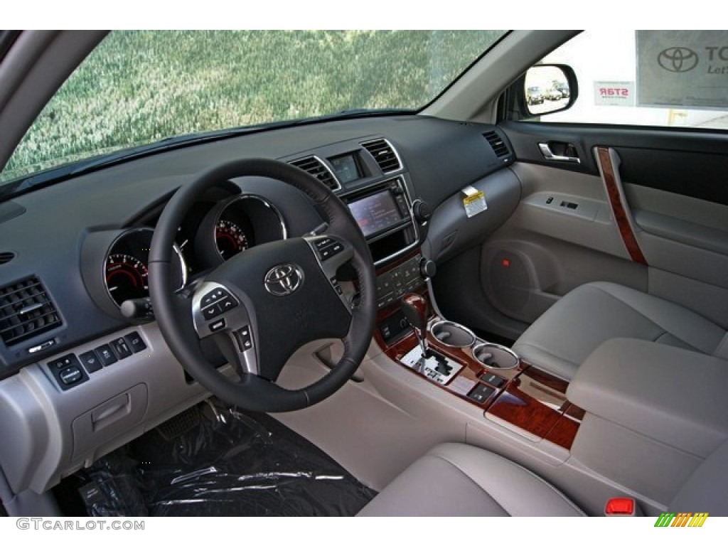 2013 Highlander Limited 4WD - Magnetic Gray Metallic / Sand Beige photo #5