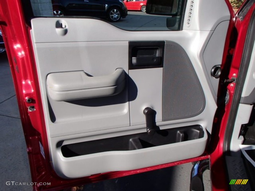 2007 F150 XL Regular Cab 4x4 - Redfire Metallic / Medium Flint photo #12