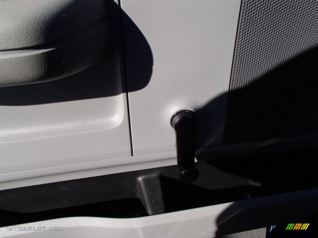 2007 F150 XL Regular Cab 4x4 - Redfire Metallic / Medium Flint photo #13