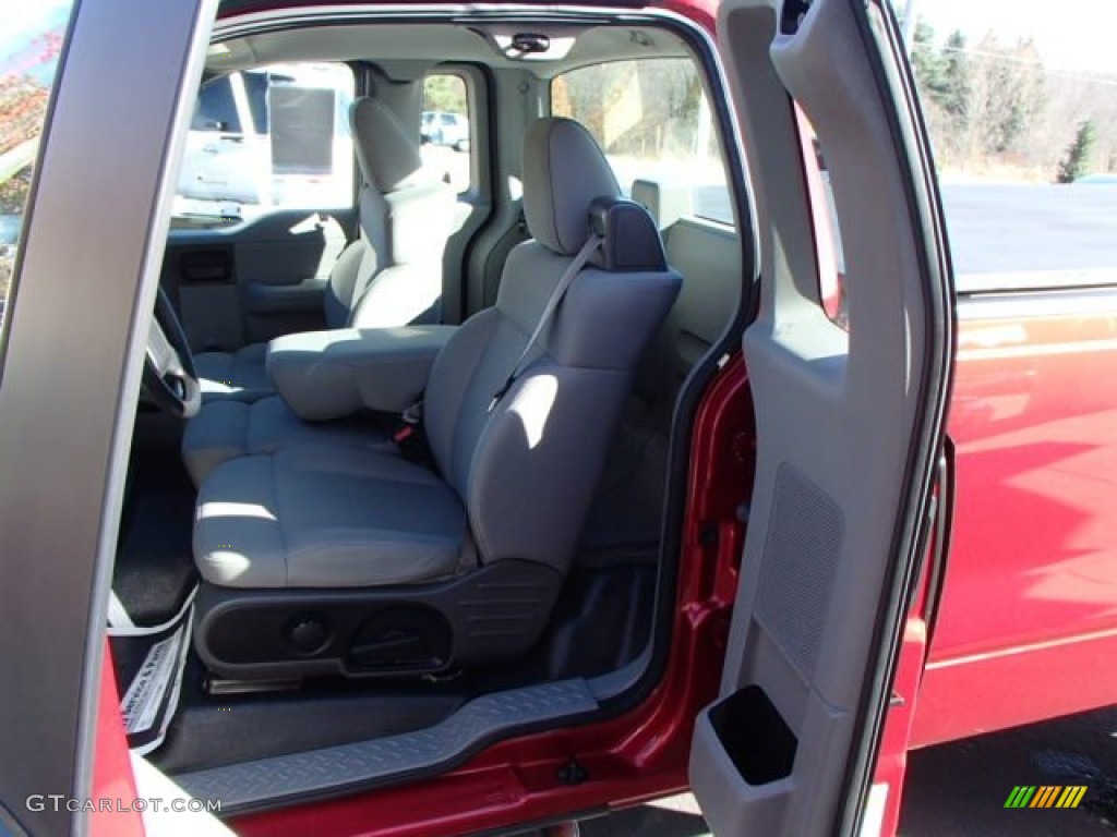 2007 F150 XL Regular Cab 4x4 - Redfire Metallic / Medium Flint photo #14