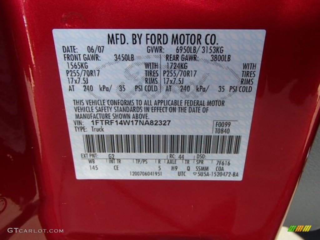 2007 F150 XL Regular Cab 4x4 - Redfire Metallic / Medium Flint photo #20