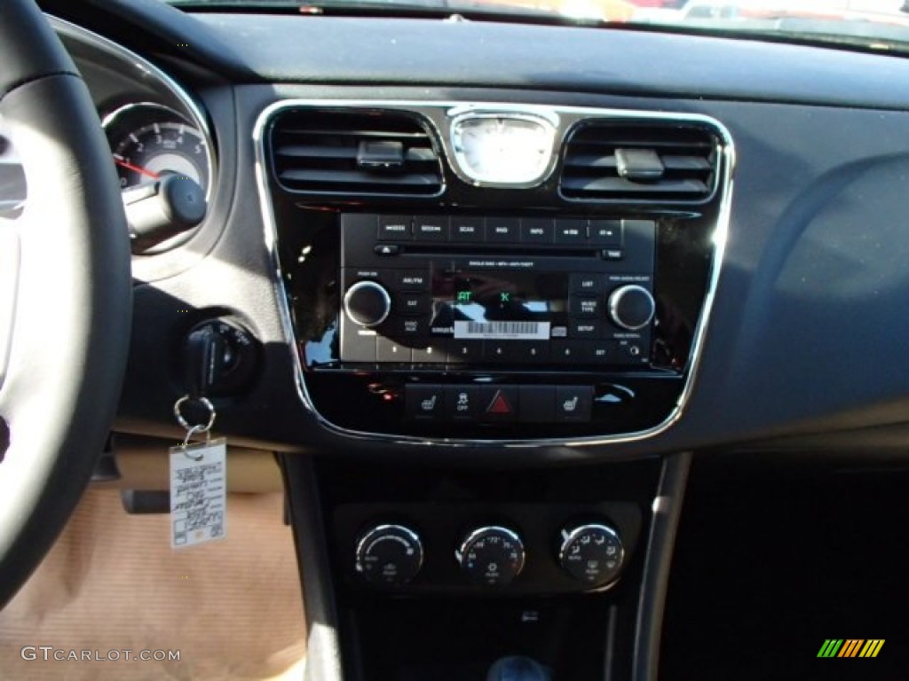 2014 200 Limited Sedan - Black Clear Coat / Black/Light Frost Beige photo #16