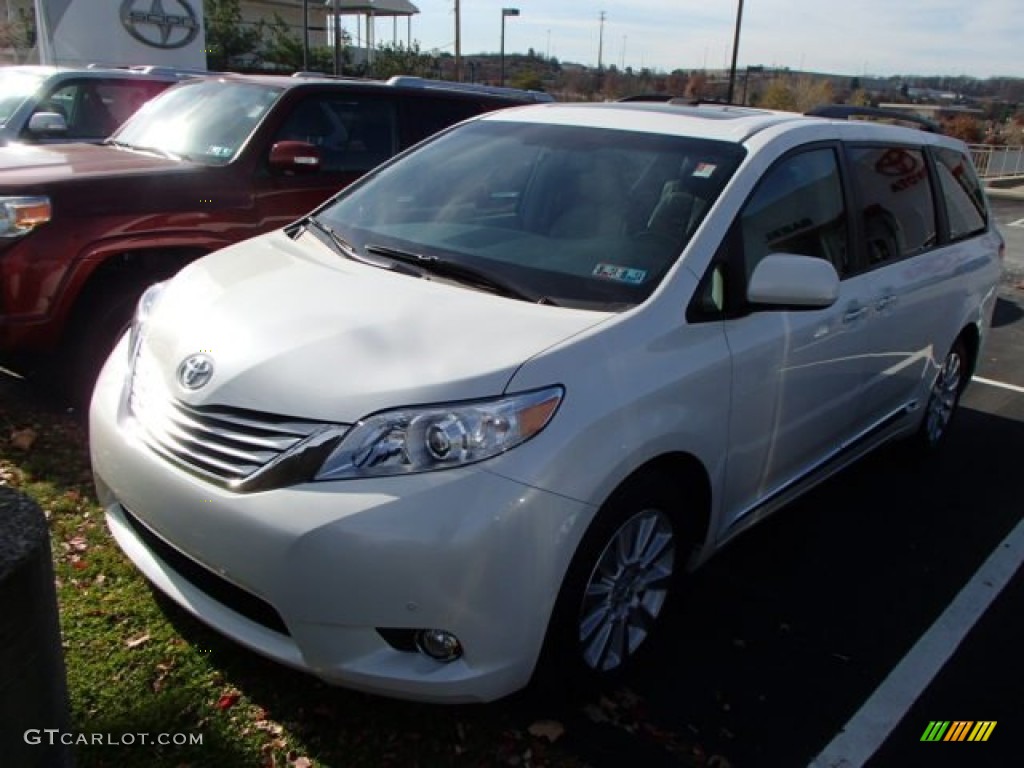 2012 Sienna XLE AWD - Super White / Bisque photo #3