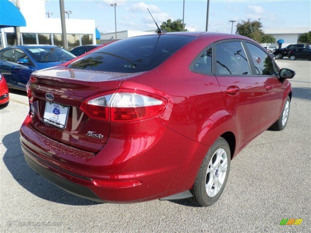 2014 Fiesta SE Sedan - Ruby Red / Medium Light Stone photo #4