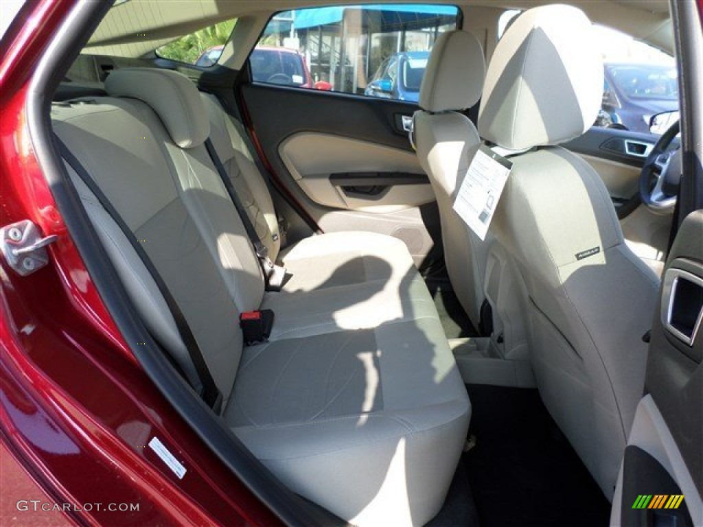 2014 Fiesta SE Sedan - Ruby Red / Medium Light Stone photo #11