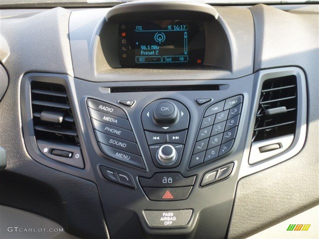 2014 Fiesta SE Sedan - Ruby Red / Medium Light Stone photo #18