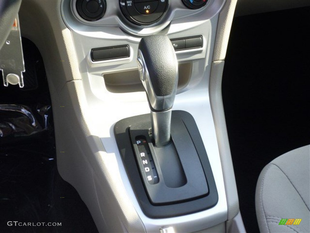 2014 Fiesta SE Sedan - Ruby Red / Medium Light Stone photo #19