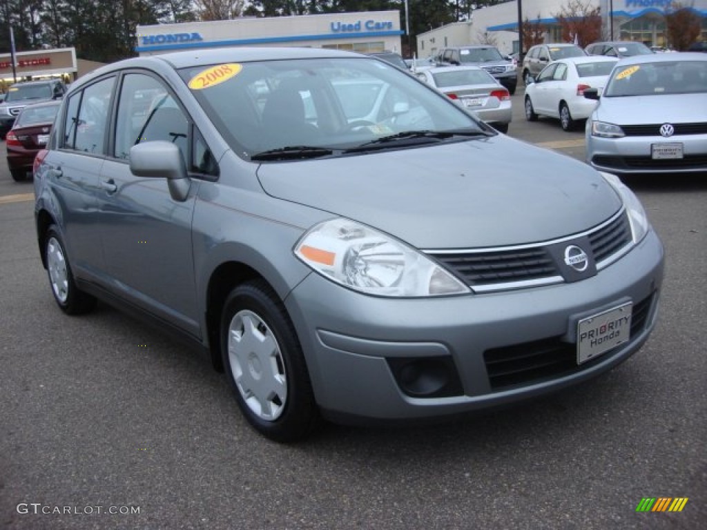 2008 Versa 1.8 S Hatchback - Magnetic Gray / Charcoal photo #10