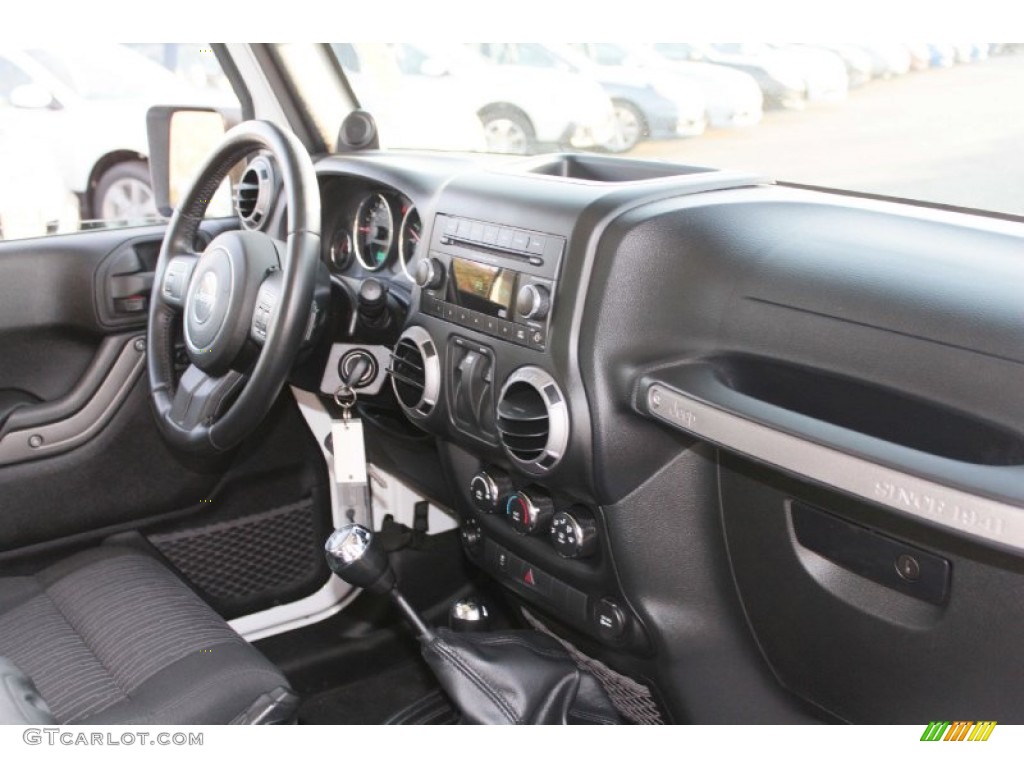 2012 Wrangler Sport 4x4 - Bright White / Black photo #9