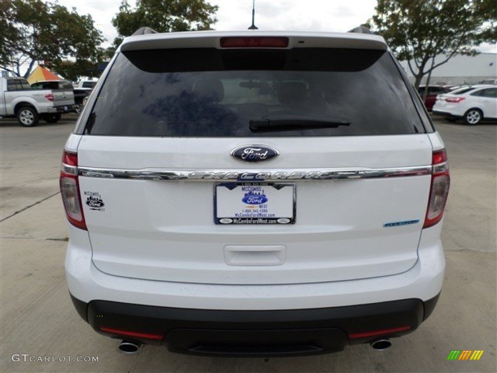 2014 Explorer FWD - Oxford White / Medium Light Stone photo #4