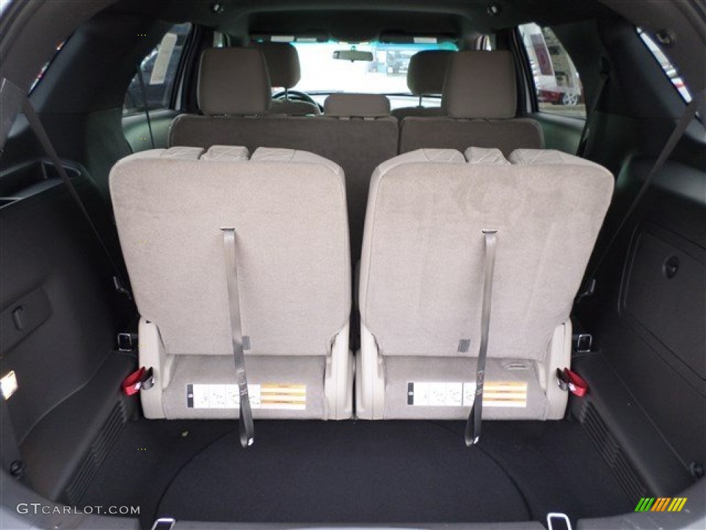 2014 Explorer FWD - Oxford White / Medium Light Stone photo #14