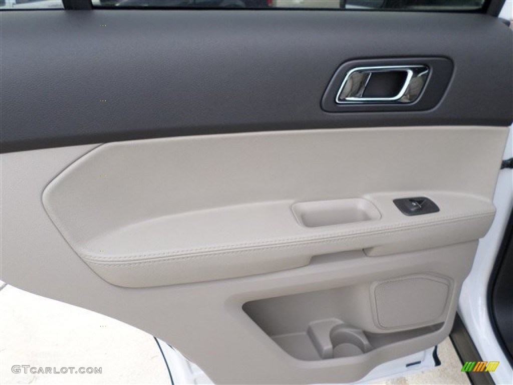 2014 Explorer FWD - Oxford White / Medium Light Stone photo #15