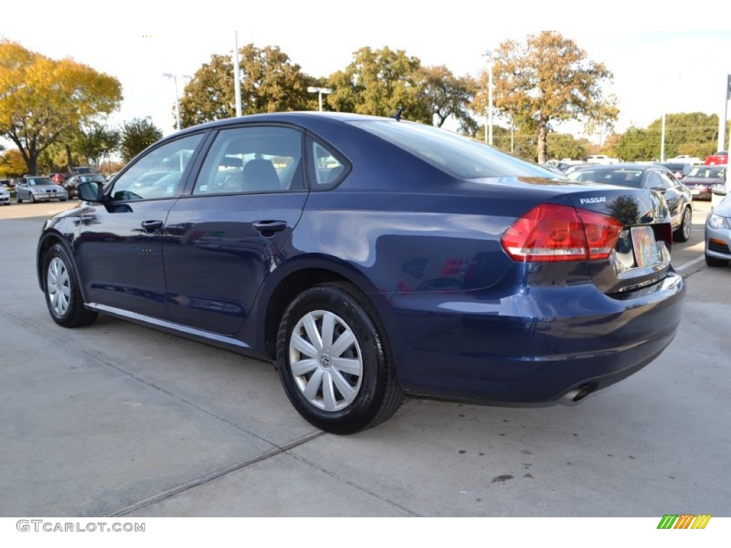 2013 Passat 2.5L S - Night Blue Metallic / Titan Black photo #3