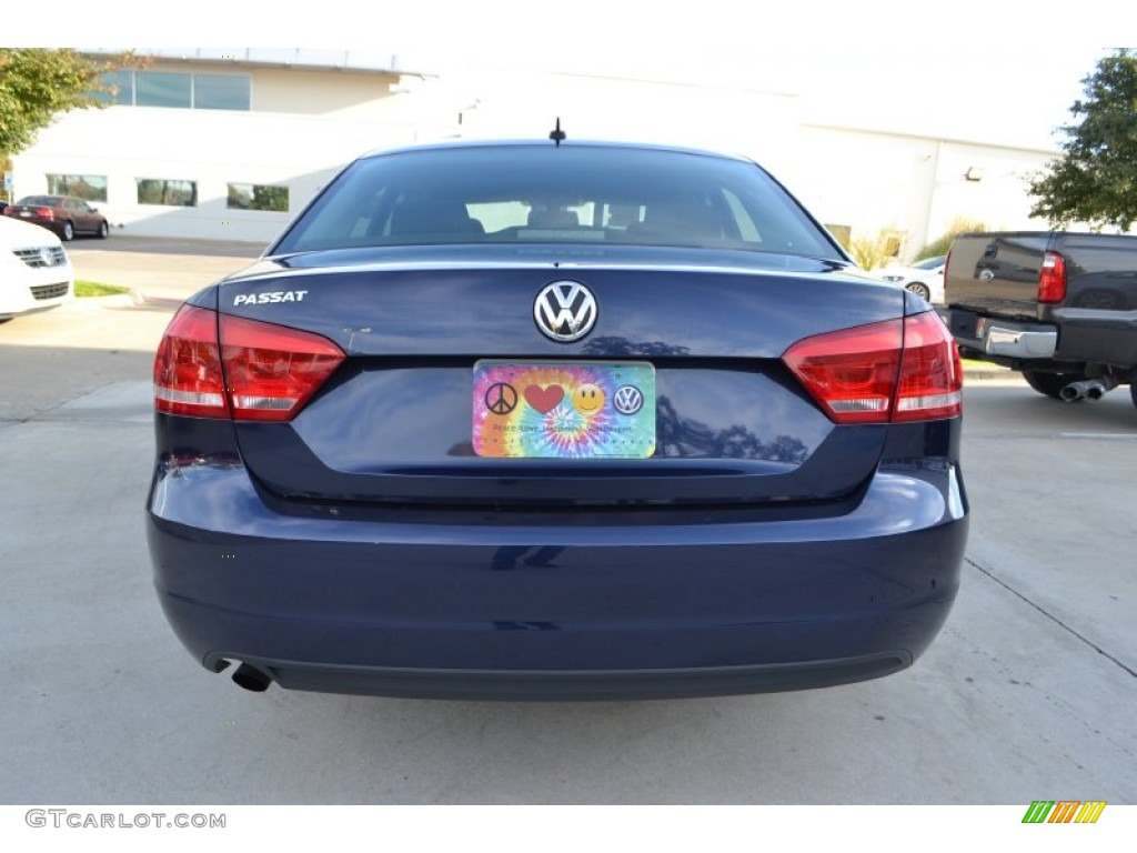 2013 Passat 2.5L S - Night Blue Metallic / Titan Black photo #4