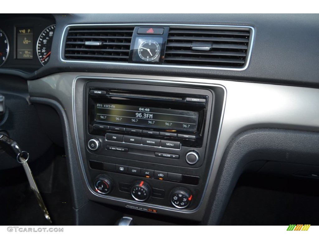 2013 Passat 2.5L S - Night Blue Metallic / Titan Black photo #17