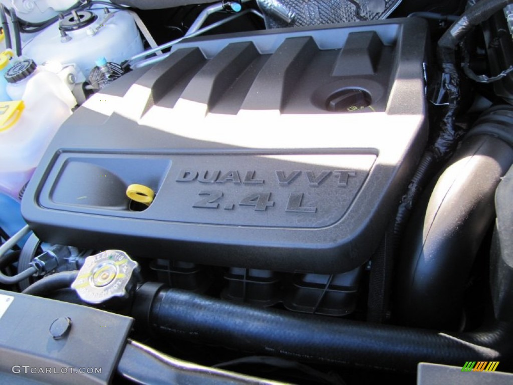 2014 Compass Latitude - Bright White / Dark Slate Gray photo #9