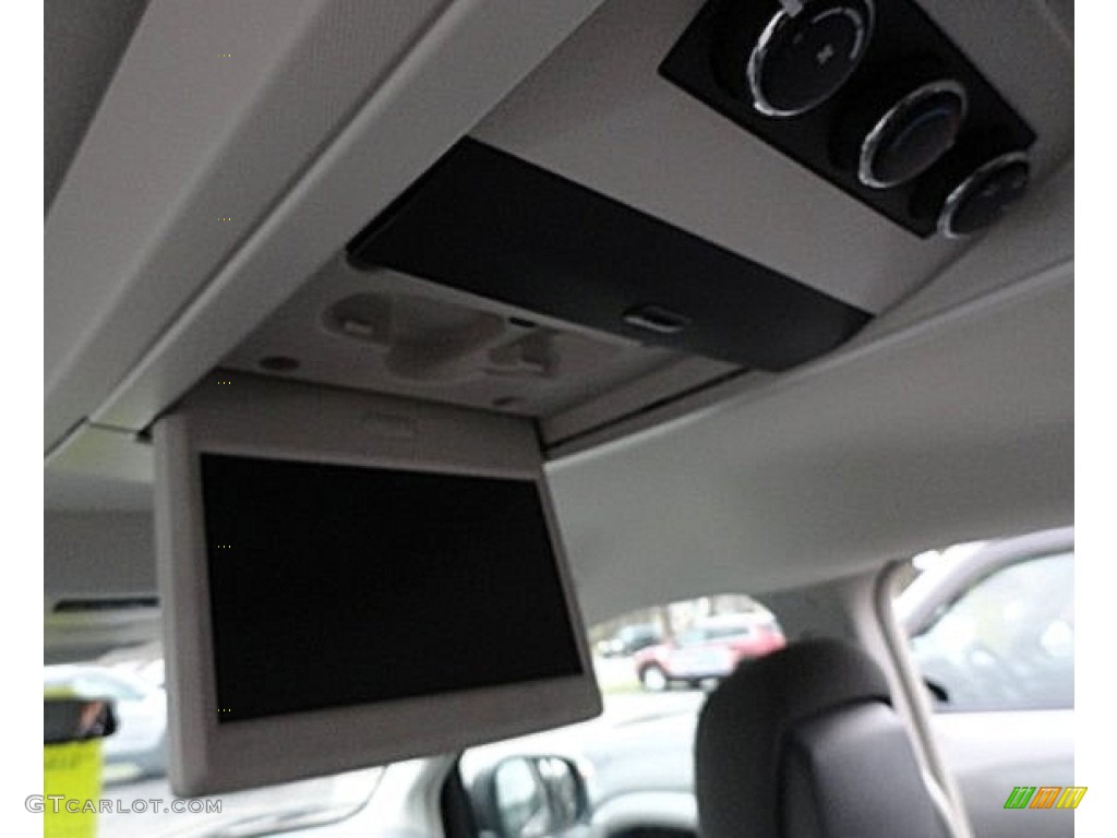 2010 Town & Country Touring - Dark Titanium Metallic / Medium Slate Gray/Light Shale photo #8