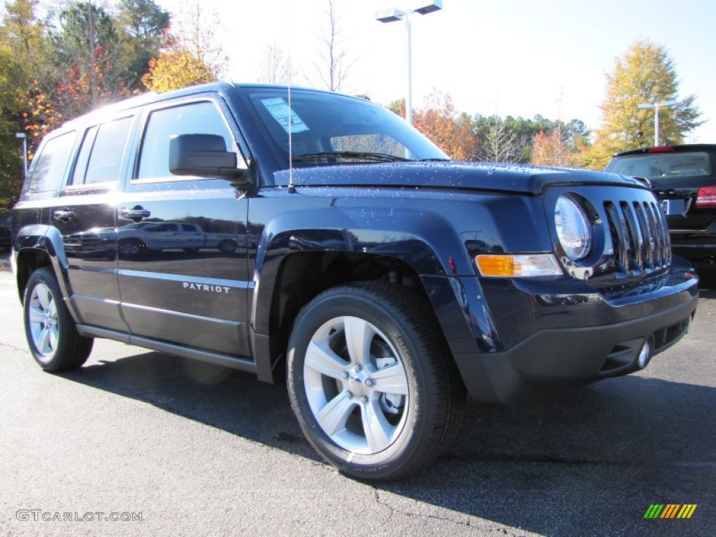 2014 Patriot Latitude - True Blue Pearl / Dark Slate Gray photo #4