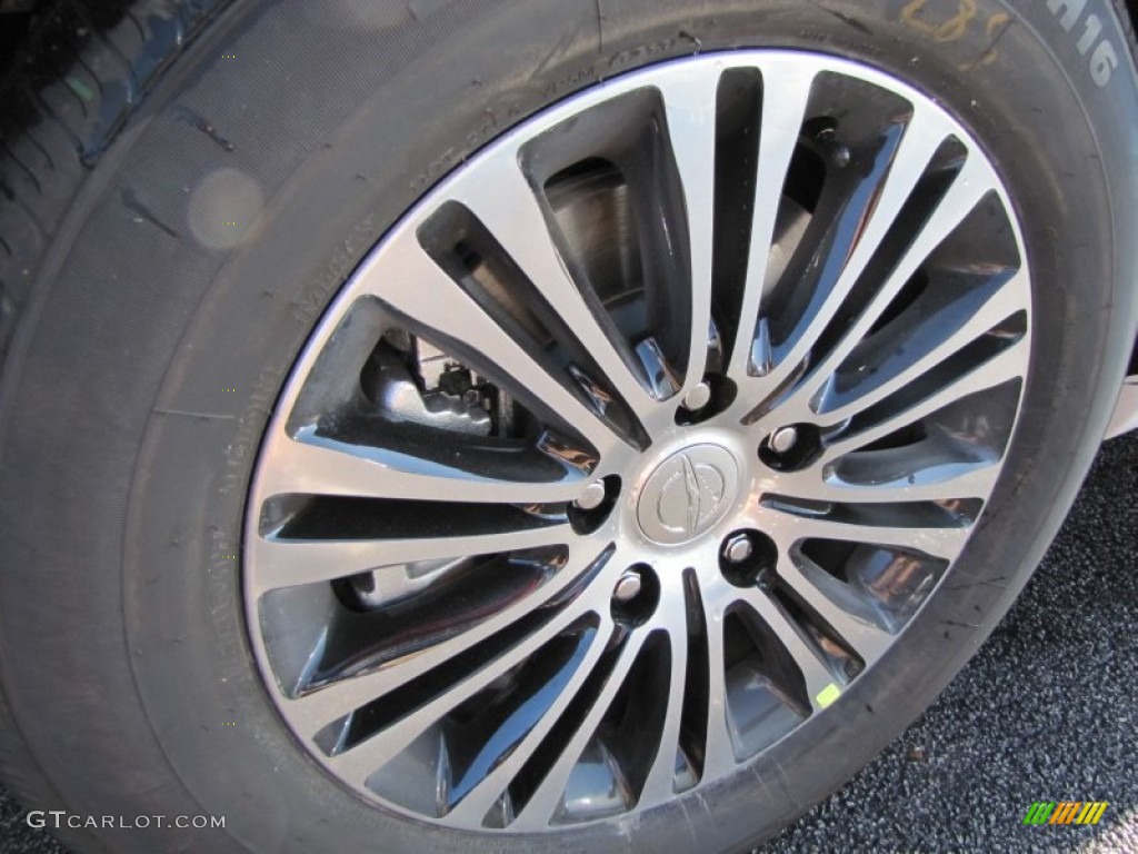 2014 Chrysler Town & Country S Wheel Photo #88030502