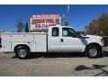 Oxford White - F350 Super Duty XLT SuperCab Utility Truck Photo No. 10