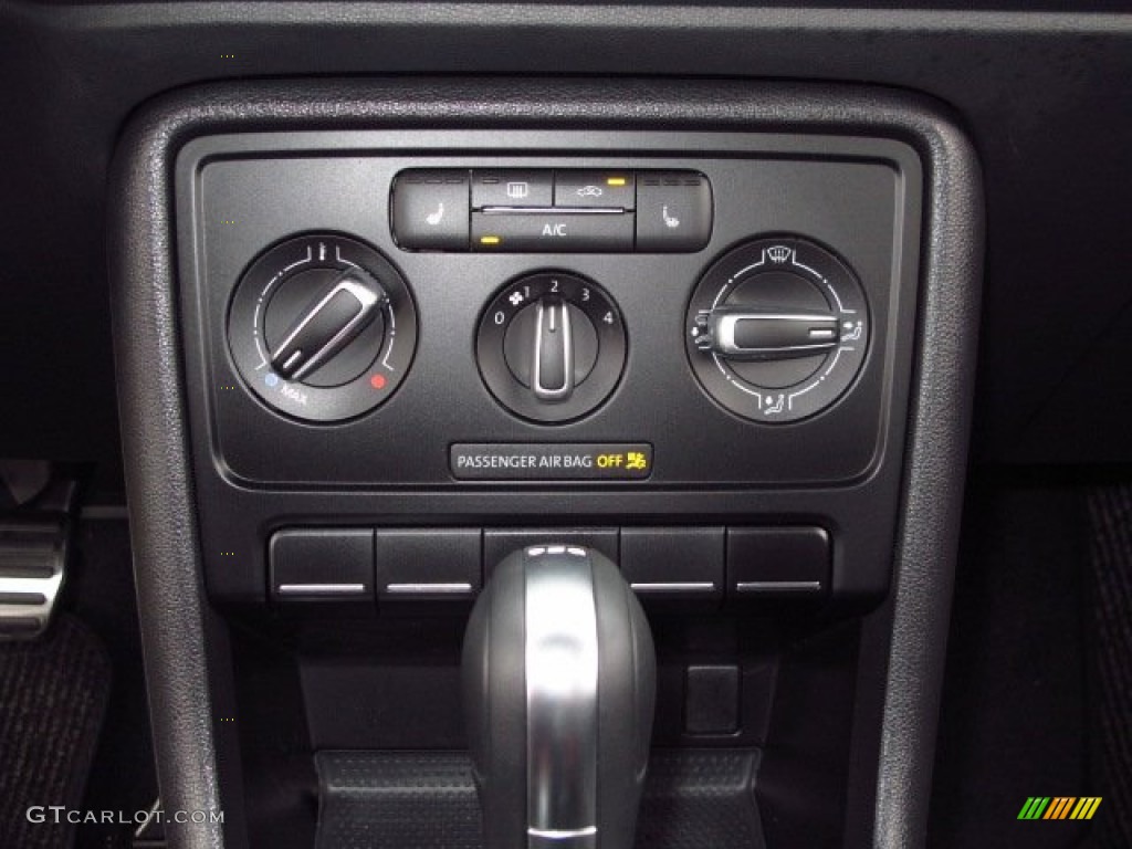 2014 Volkswagen Beetle GSR Controls Photo #88038323