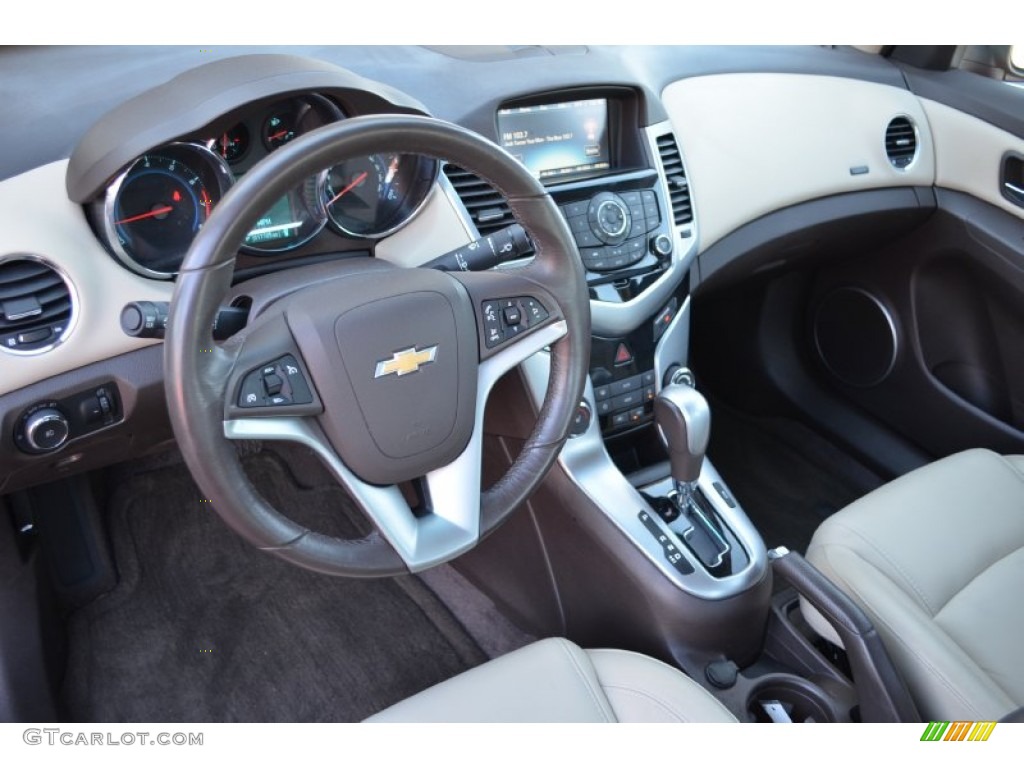 2012 Chevrolet Cruze LTZ/RS Interior Color Photos