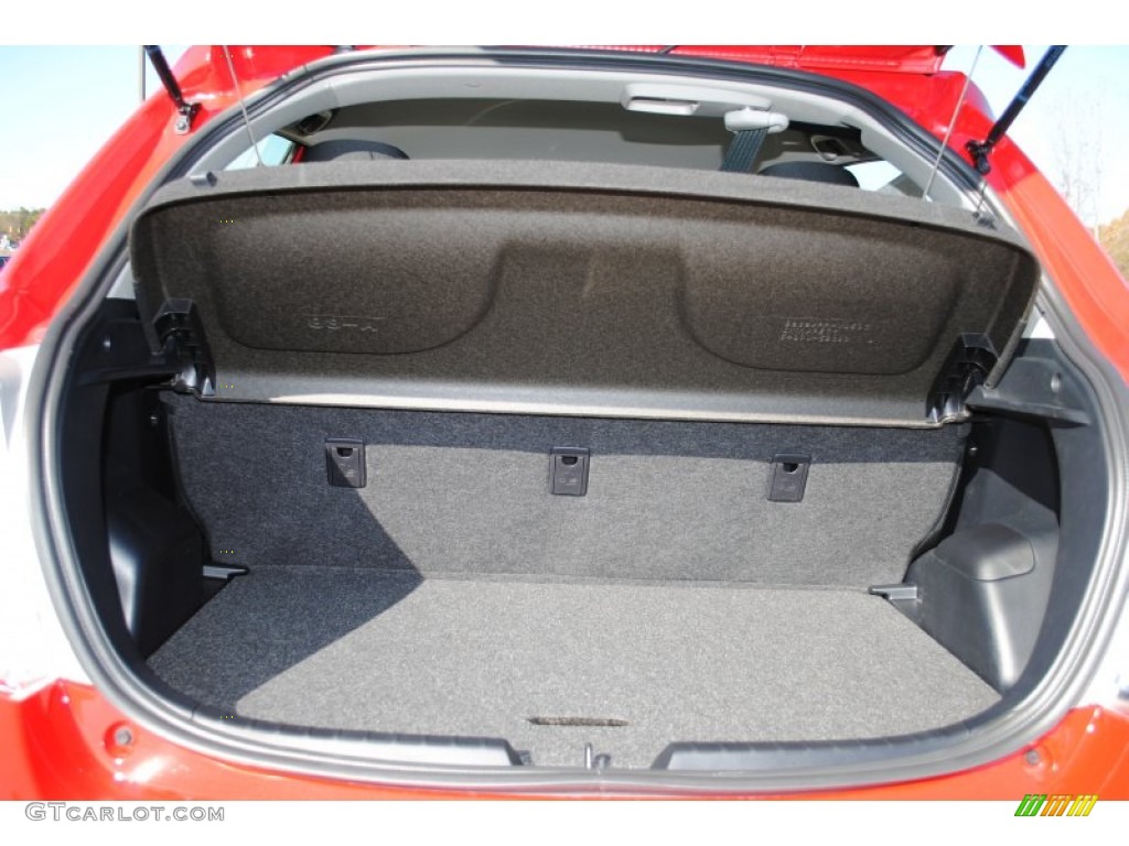 2014 Toyota Yaris L 3 Door Trunk Photos