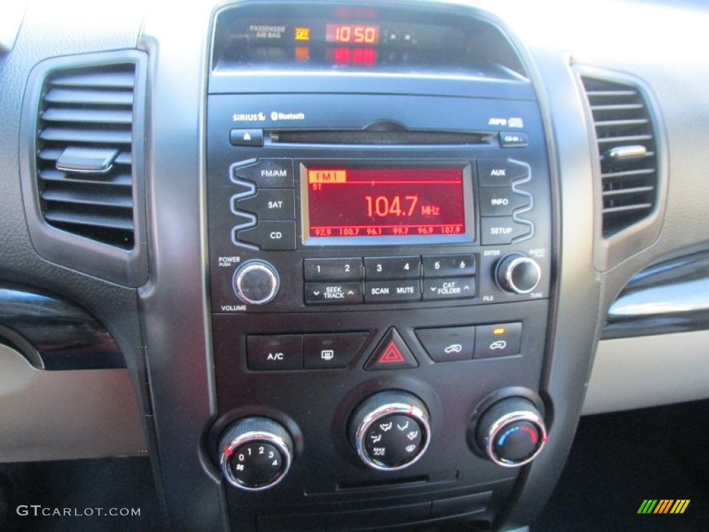 2011 Sorento LX AWD - White Sand Beige / Gray photo #15