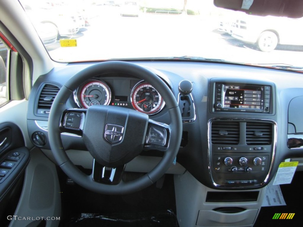 2014 Grand Caravan SE - Redline 2-Coat Pearl / Black/Light Graystone photo #9