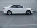 2014 Super White Toyota Camry SE  photo #3