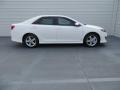 2014 Super White Toyota Camry SE  photo #3