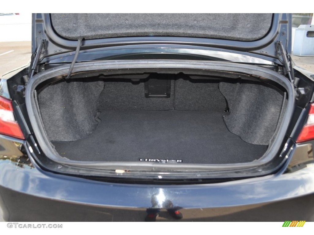 2013 Chrysler 200 Touring Sedan Trunk Photo #88052972
